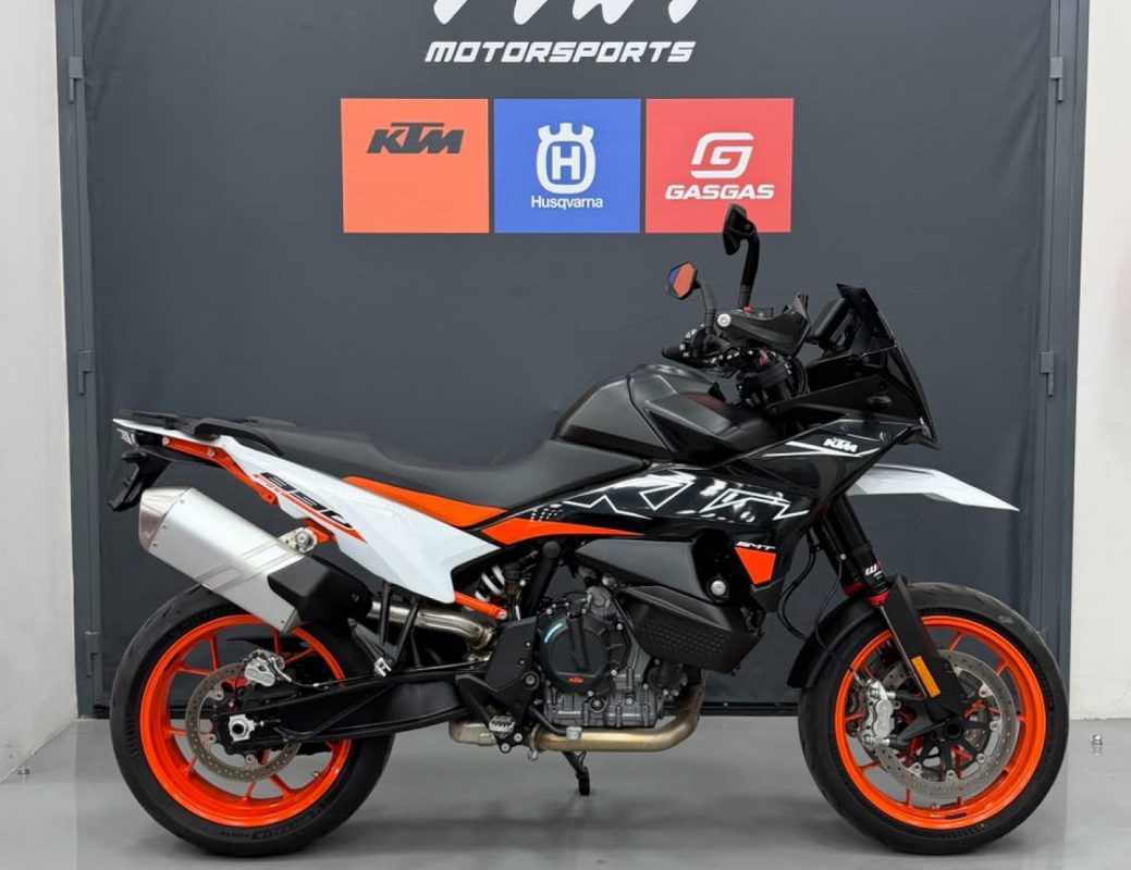 2023 KTM 890 SMT Supermoto